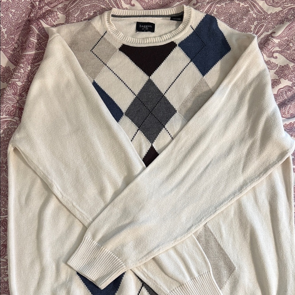 Haggar Men's Crewneck Sweater - Cream and Navy Argyle